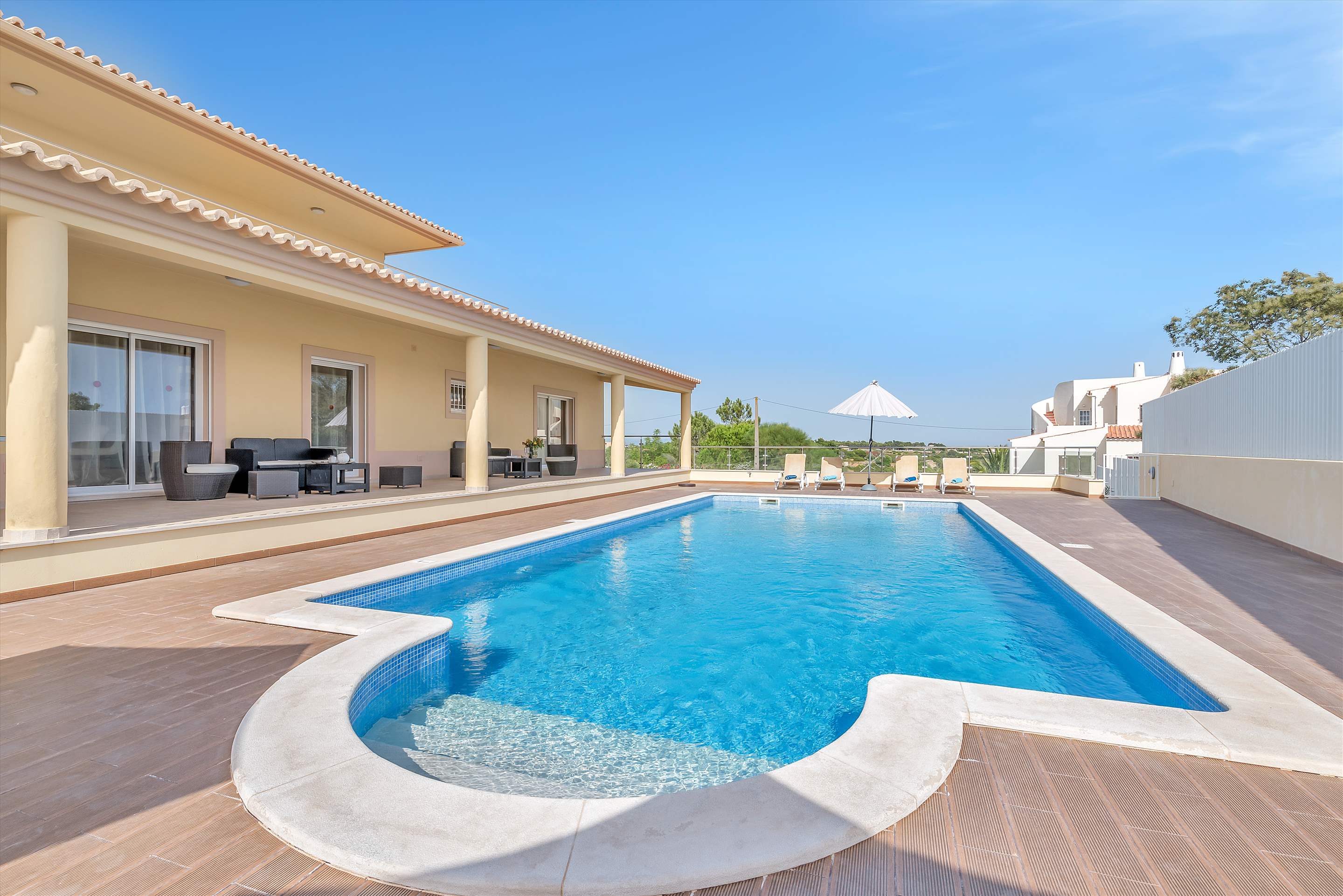 Villas For Large Groups