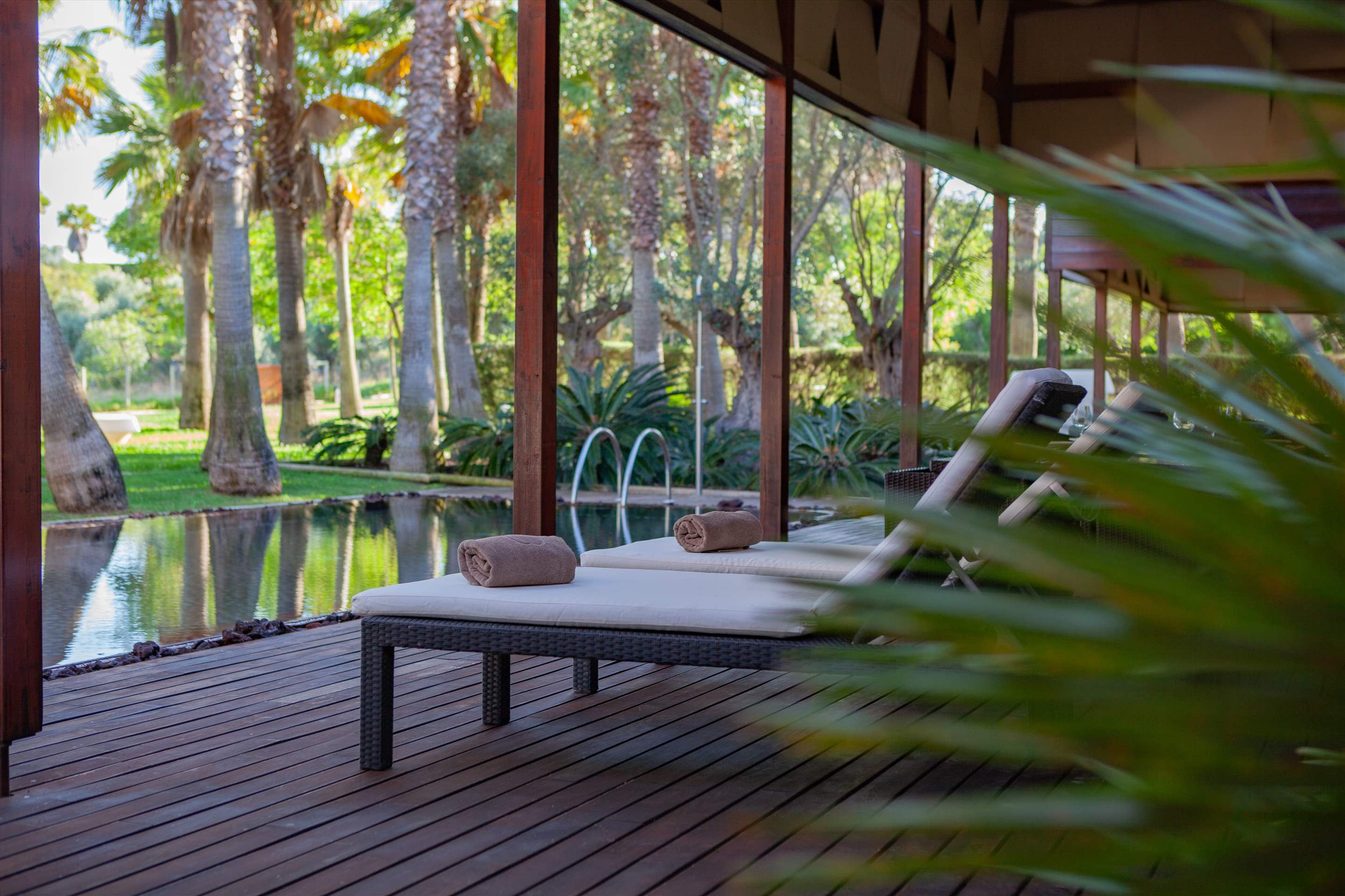 Sun-hat Select Villas