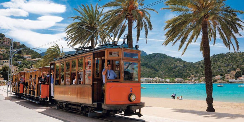 Discover the Soller Vintage Tram