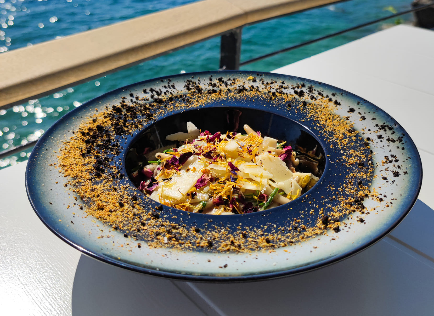 Bonaca Restaurant and Lounge Bar