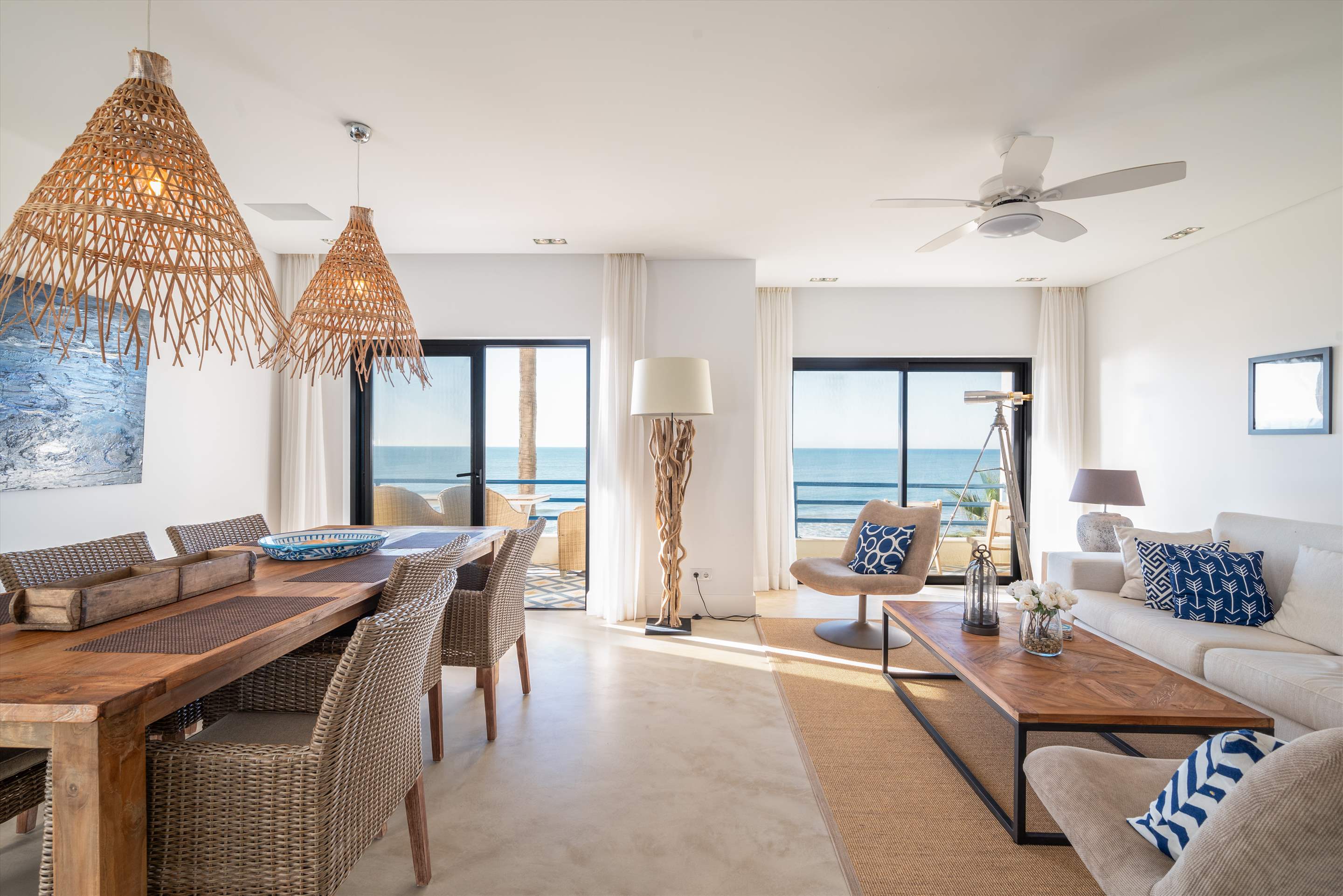 Frontline Oceanview Apartment Aerea